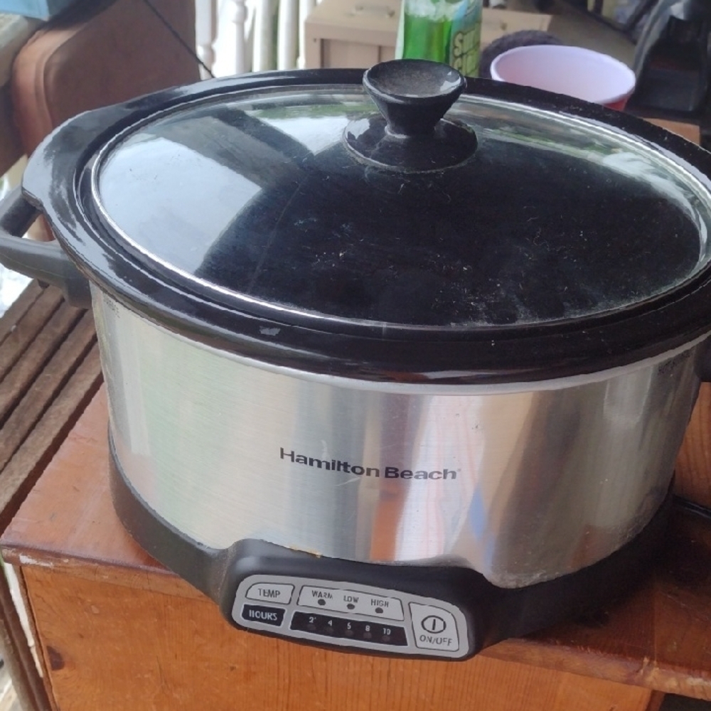 Hamilton Beach Slow Cooker - Black and Silver-4 QUART